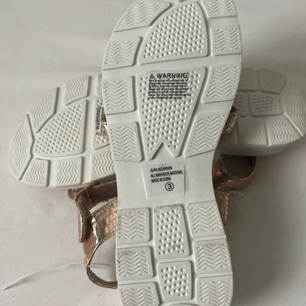 Atalina‎ Little Girl’s Gold T-Strap Classy Sandals, Petal Accents Size. 3 NWOT